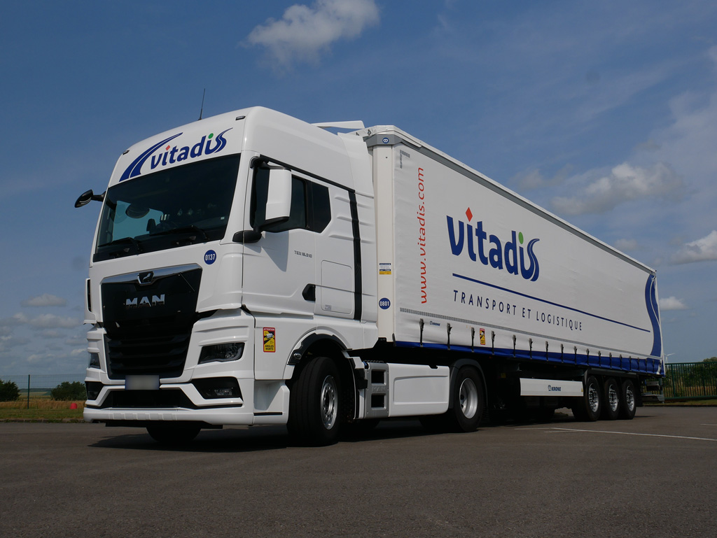 camion Vitadis / transport et logistique / vue côté gauche / beau comme un camion